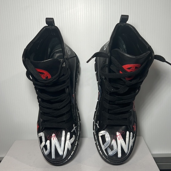 Blk Graffiti High Tops B2 Womens sz 10 - Picture 4 of 11